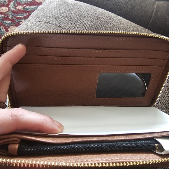 NWT Steve Madden Wallet - Picture 3 of 8